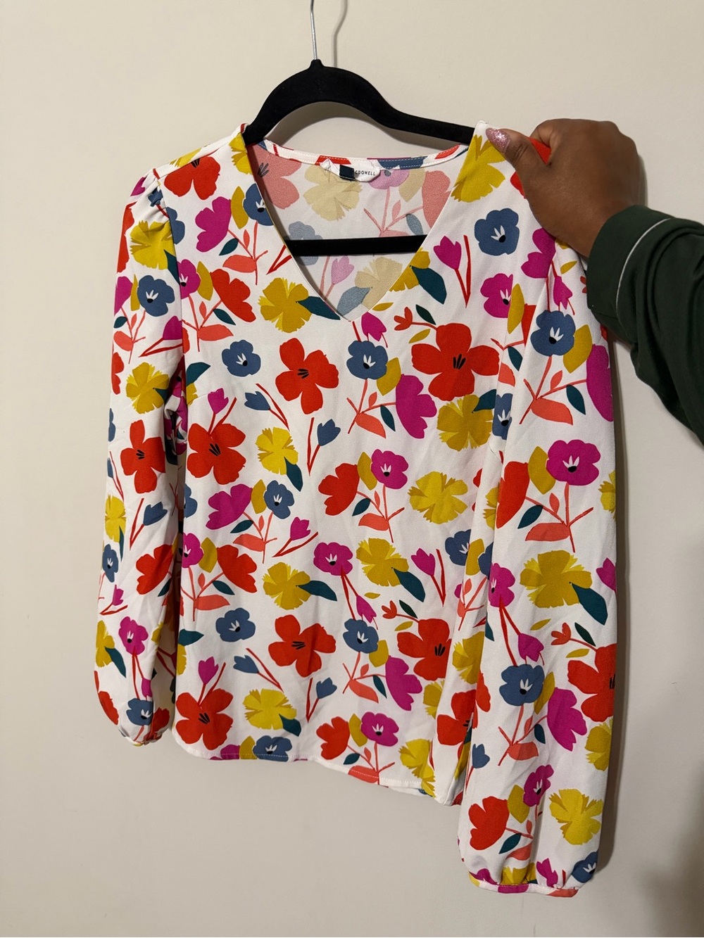 Bright Floral V-Neck Women's Top - Multicolor